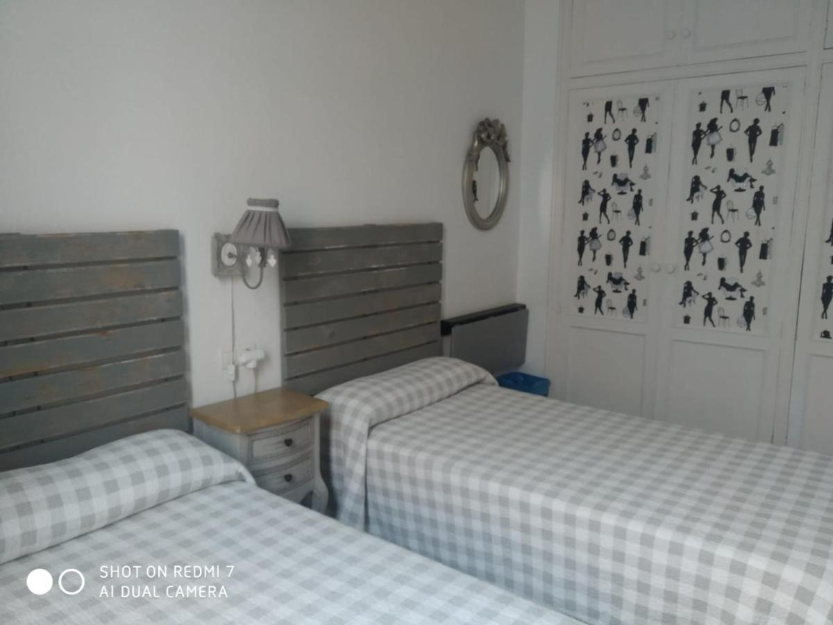 Old Town Hostel *